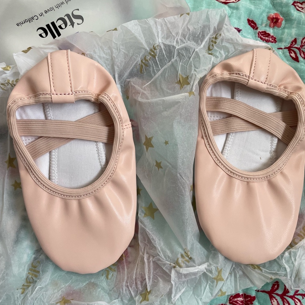 Toddler Ballet Shoes in Soft Pink